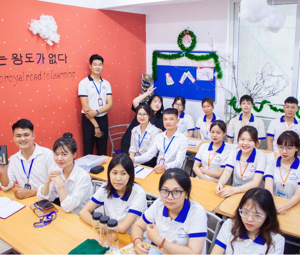 Các bạn ôn thi JLPT tại Thanh Giang